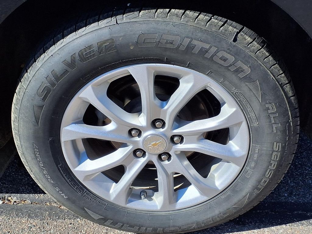 Used 2020 Blue Chevrolet LS image 9