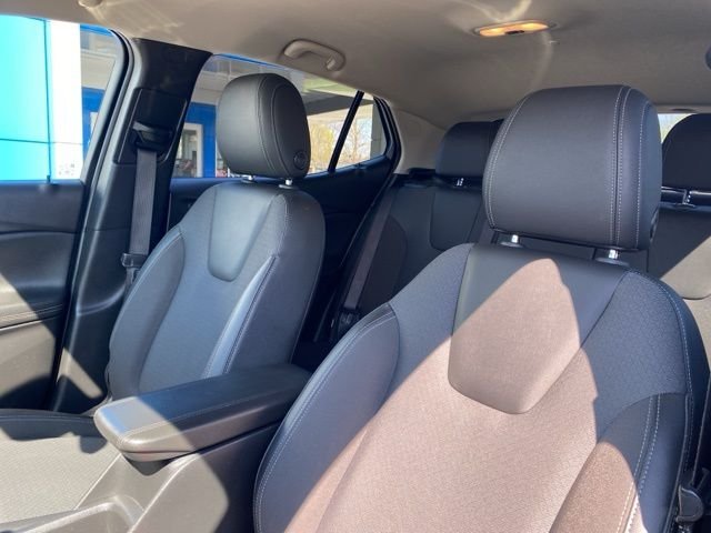 Used 2023 Black Buick Select image 15