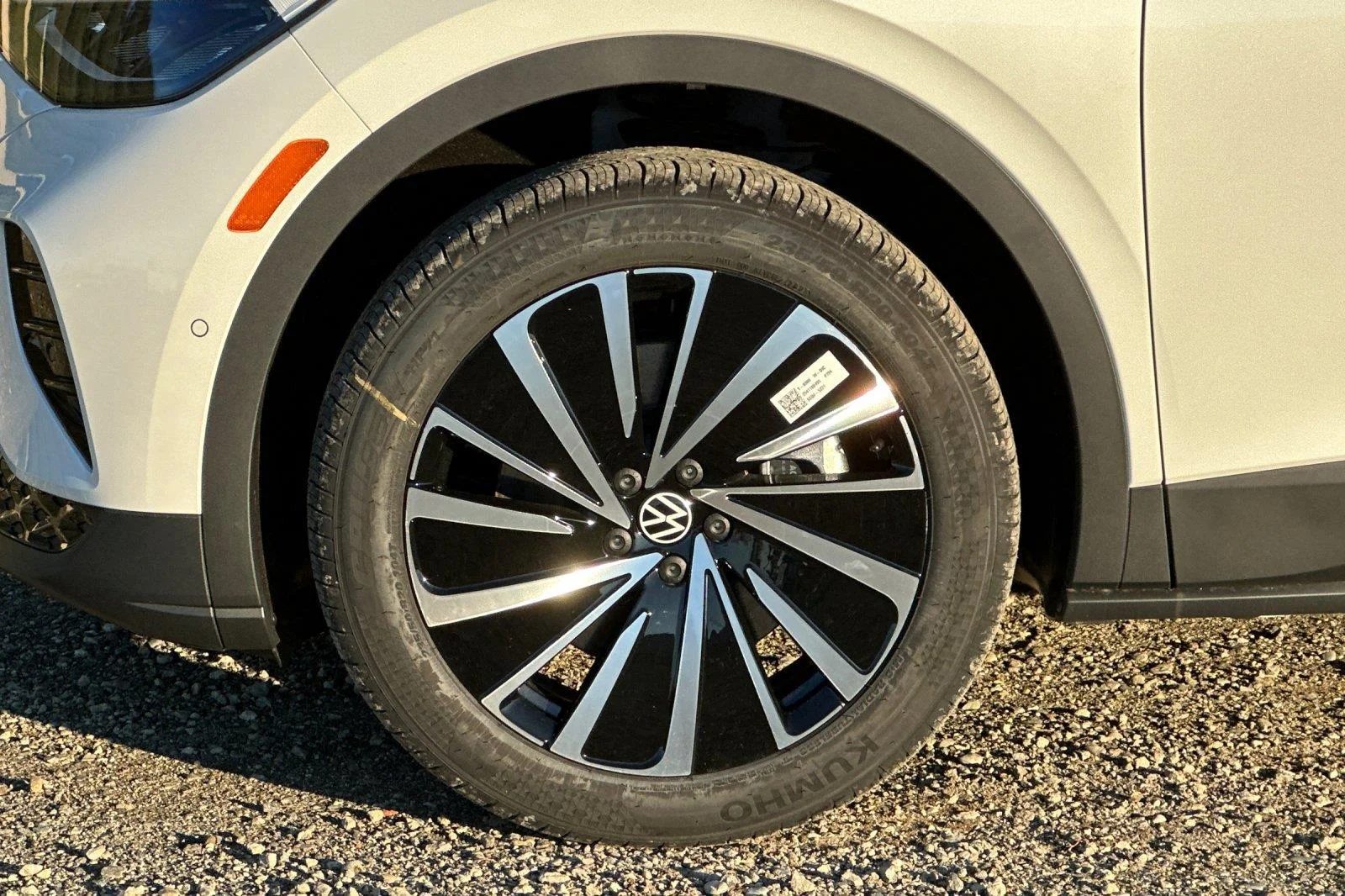 New 2026 Opal White Pearl Volkswagen Pro image 25