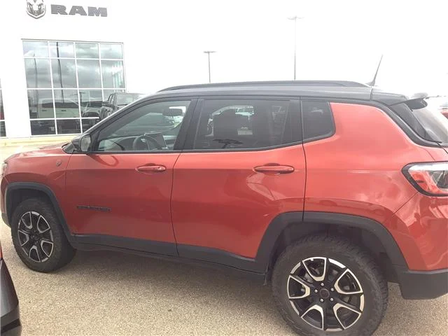 Used 2025 Red Hot Pearlcoat Jeep Trailhawk 4x4 image 5