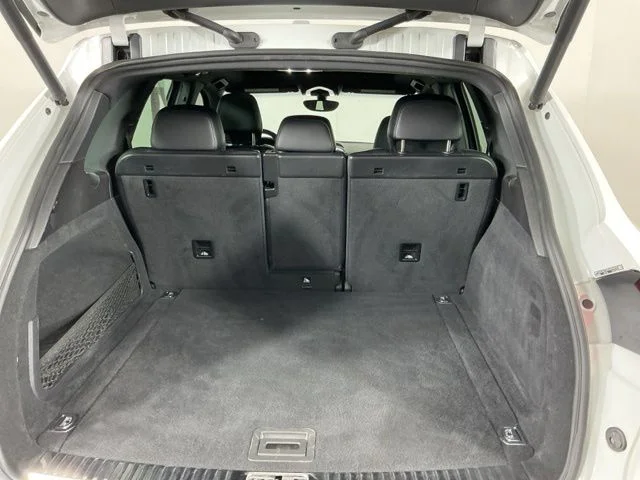 Used 2017  Porsche  image 27
