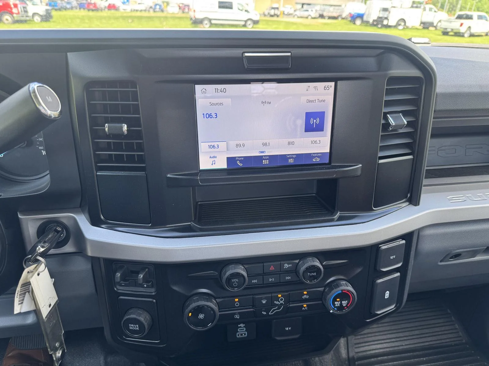 New 2025 Oxford White Ford XL image 8