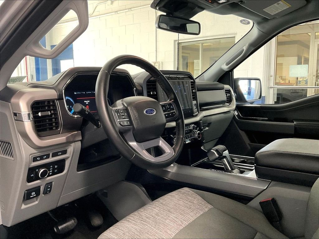 Used 2023 Silver Ford XLT image 8