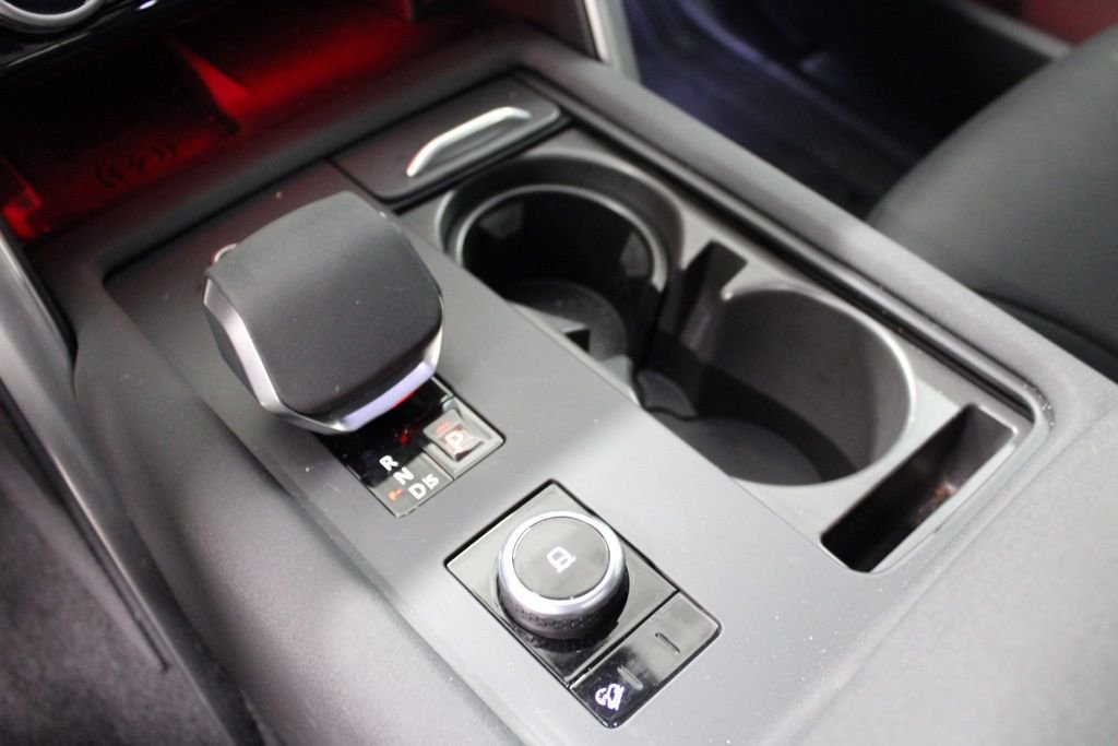 Used 2025 White Land Rover S image 32
