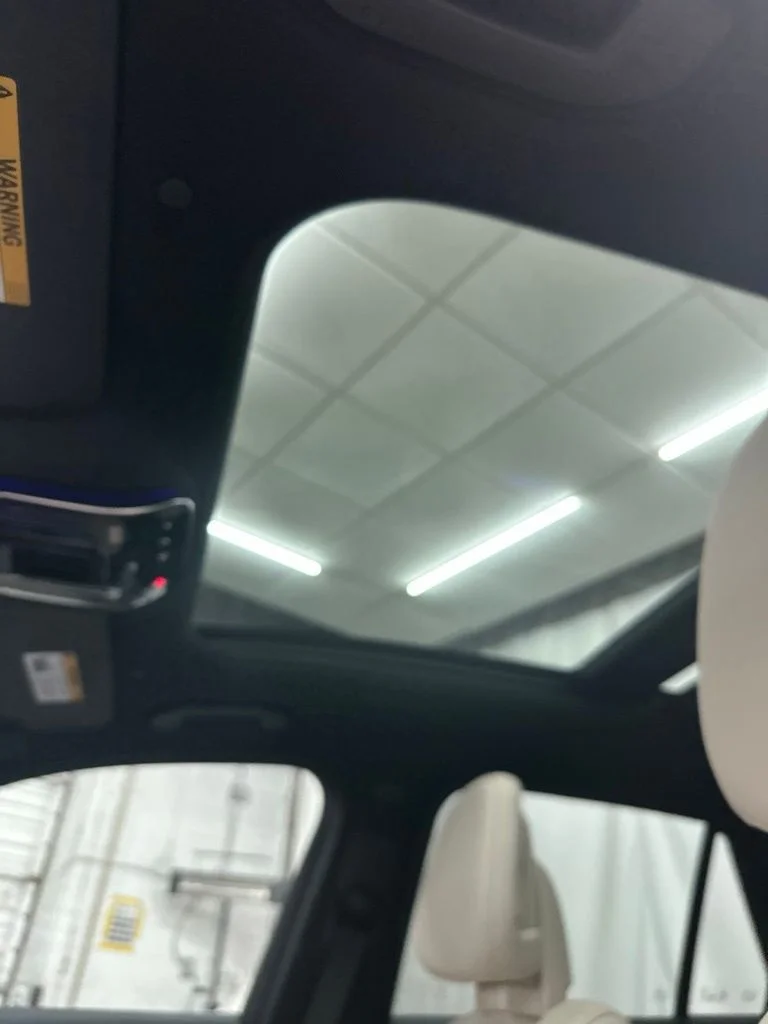 New 2027 White Mercedes-Benz GLC 300 image 21