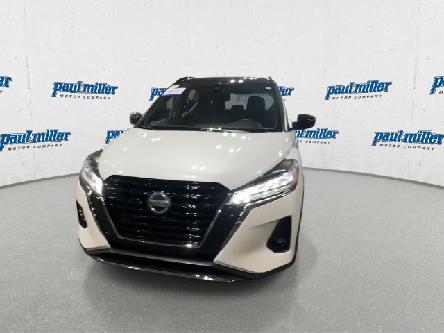 Certified Used 2021 Aspen White / Super Black Nissan SR image 4