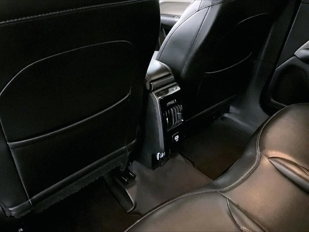 Used 2022 Red Jeep Limited image 10