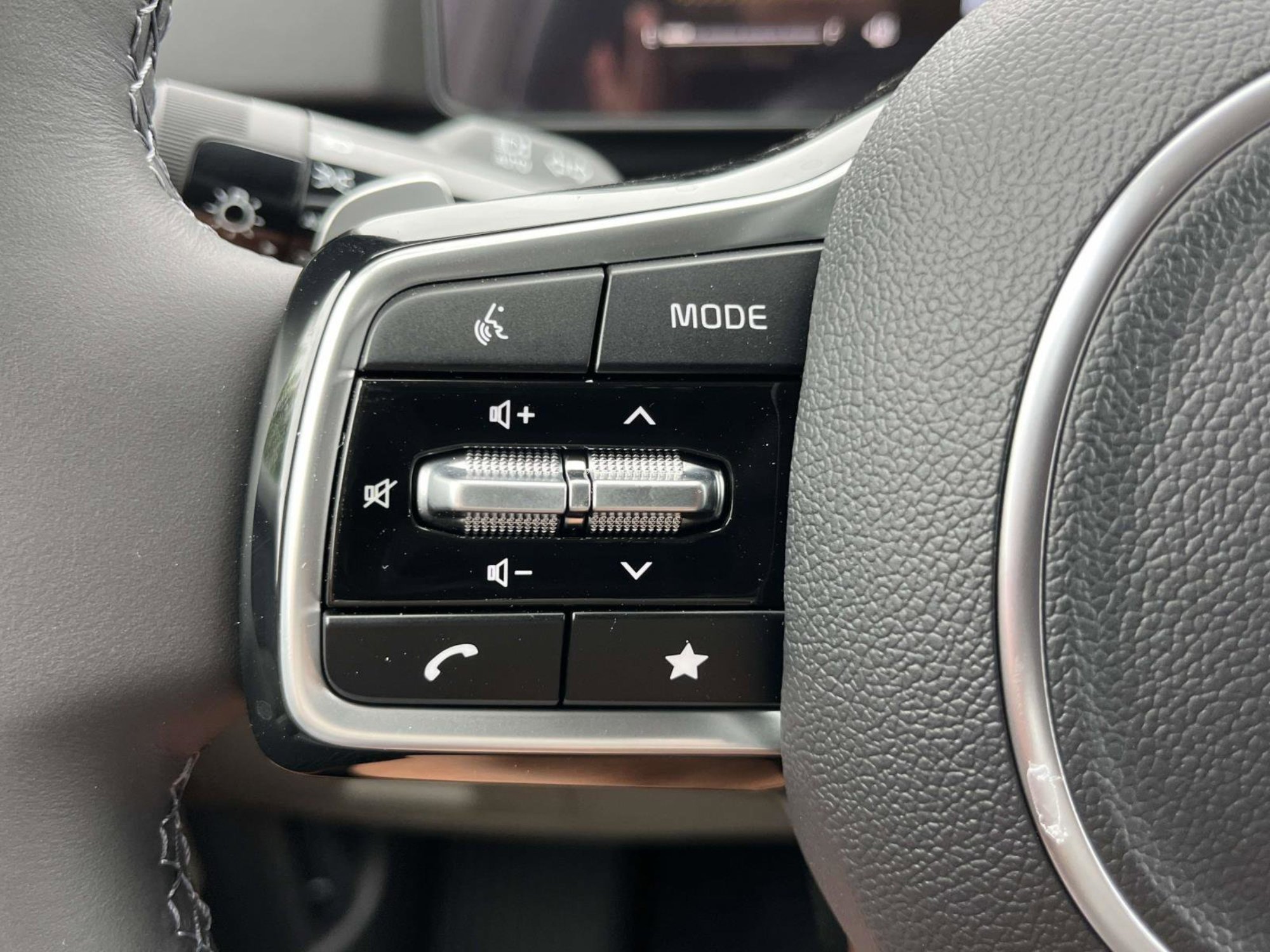 New 2026 Ivory Silver Kia EX image 30