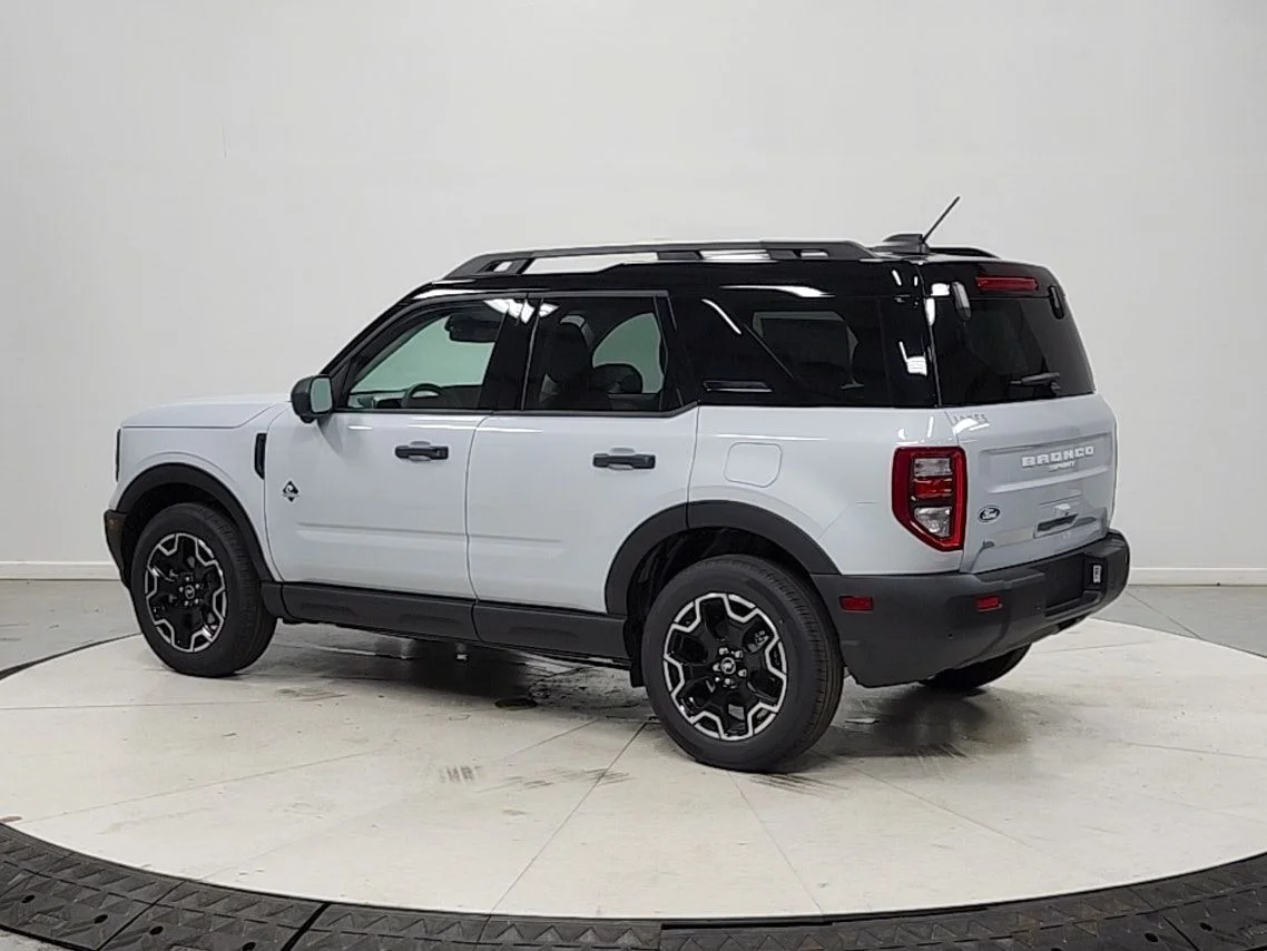 New 2026 Space White Metallic Ford Outer Banks® image 5