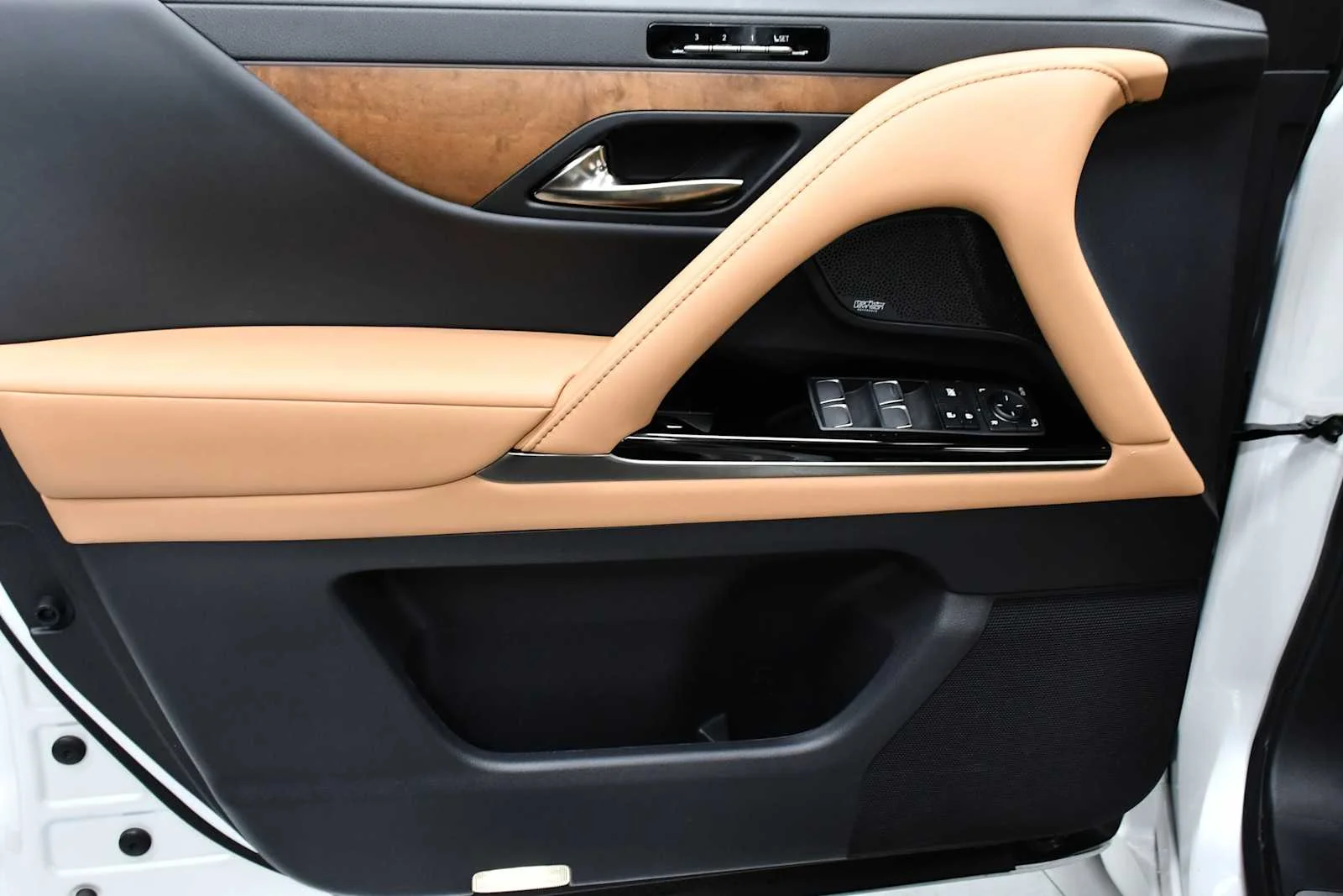 Certified Used 2026 SONIC QUARTZ Lexus Luxury image 15
