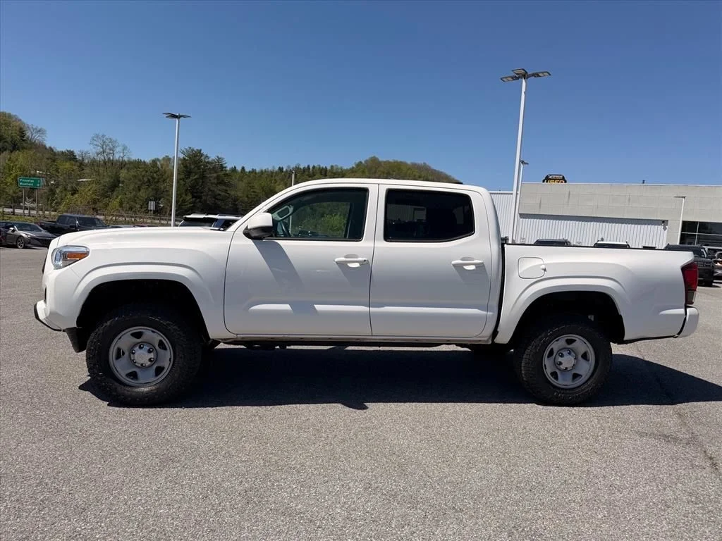 Used 2023 White Toyota SR image 4