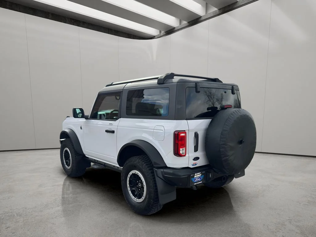Used 2023 Oxford White Ford Black Diamond image 3