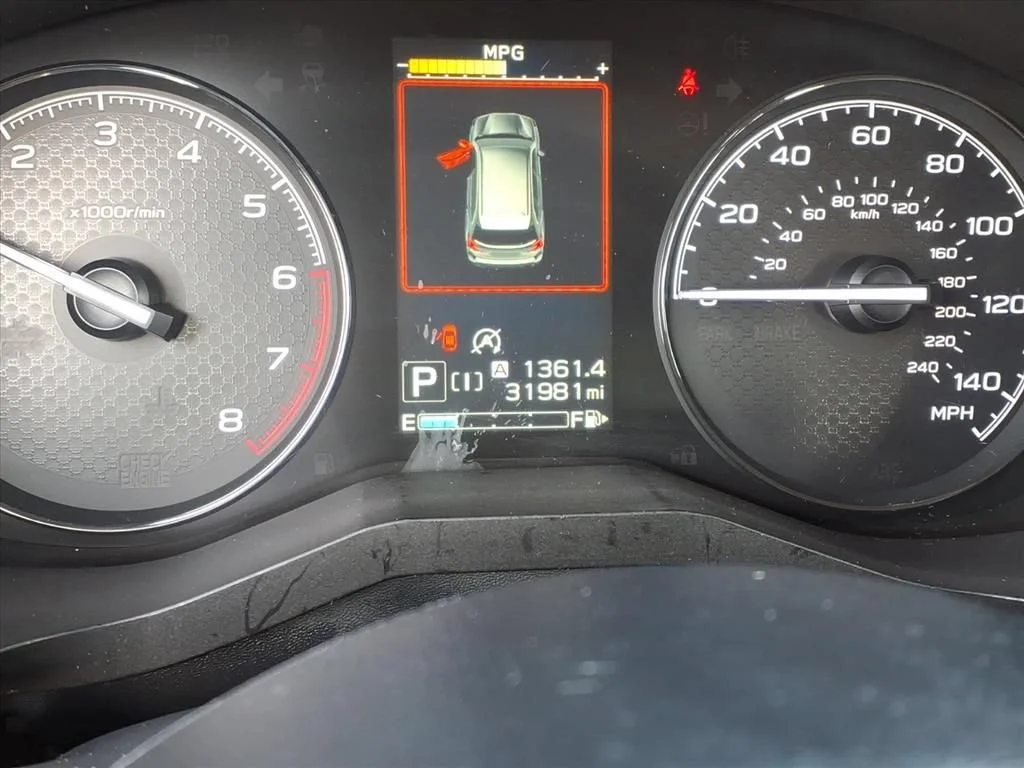 Used 2023 White Subaru  image 29