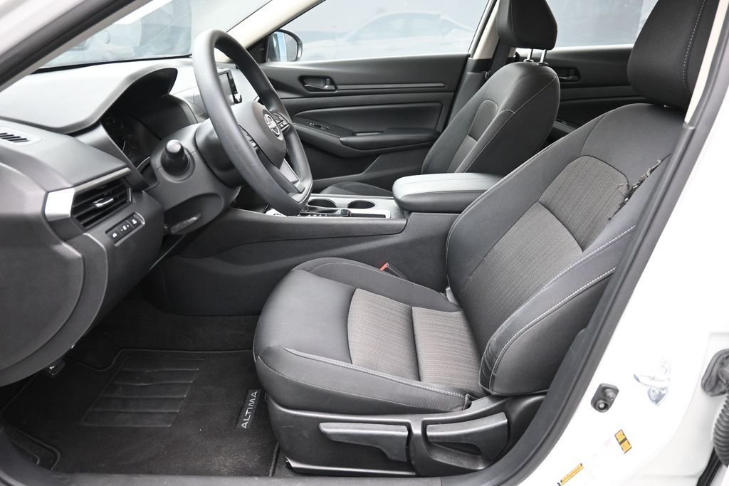 Used 2024 White Nissan 2.5 S image 20