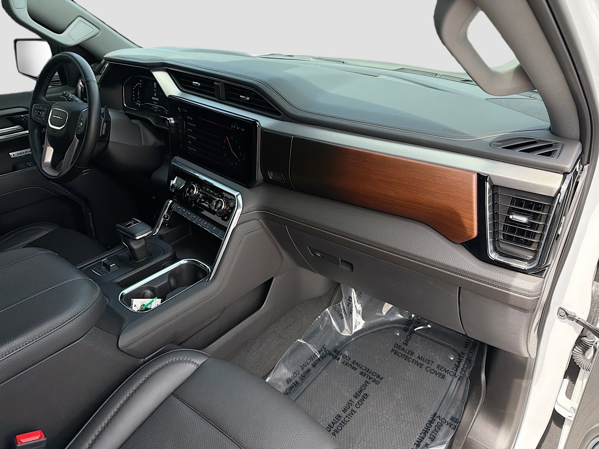 Used 2025 White Frost Tricoat GMC Denali image 13