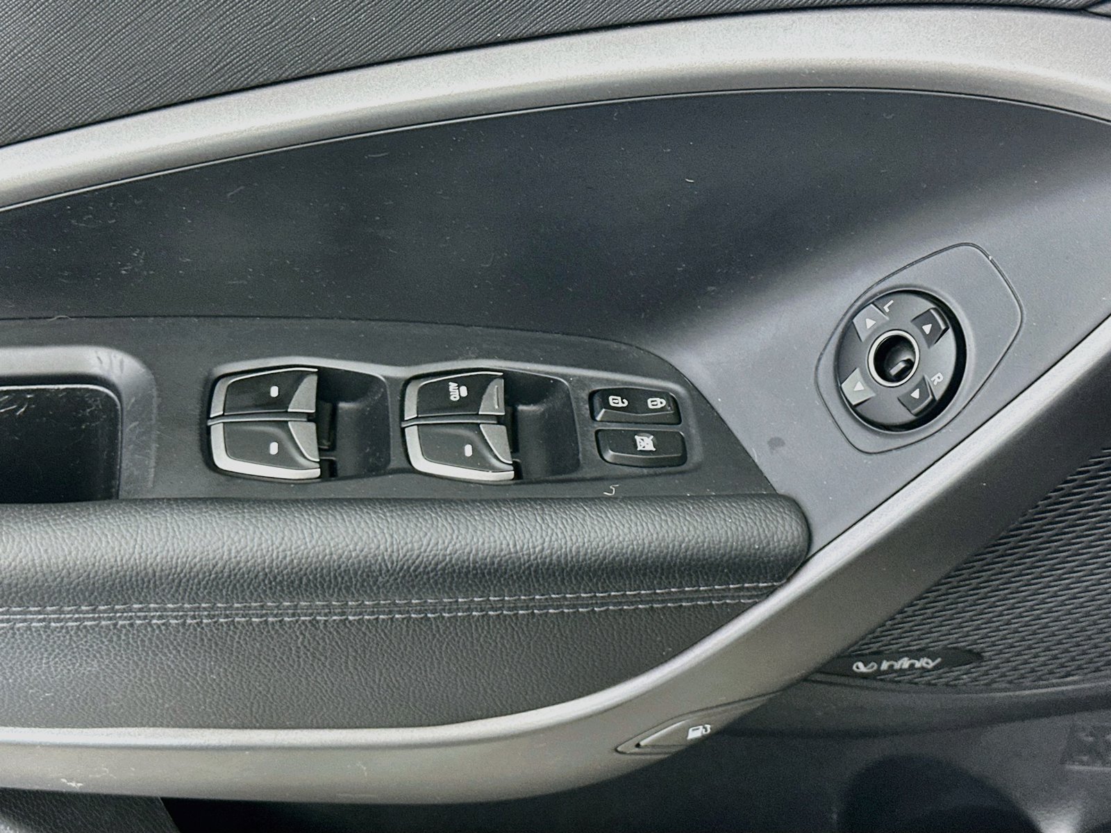 Used 2014 Twilight Black Hyundai 2.0T image 18