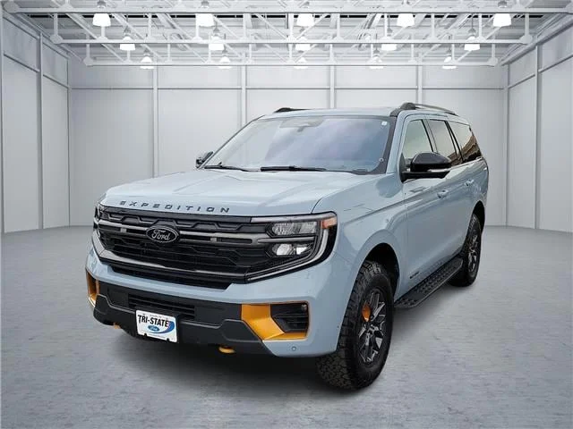 Used 2025 Glacier Gray Metallic Tricoat Ford Tremor 4x4 image 1