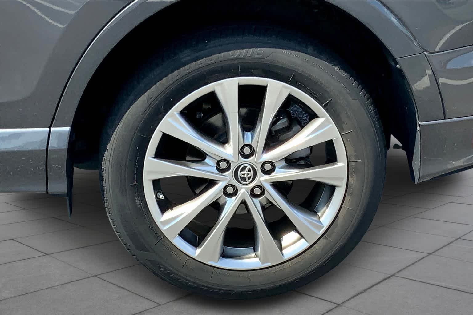 Used 2017 Magnetic Gray Metallic Toyota Platinum image 11