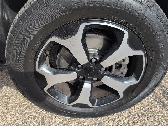 Used 2020 White Jeep Trailhawk image 24