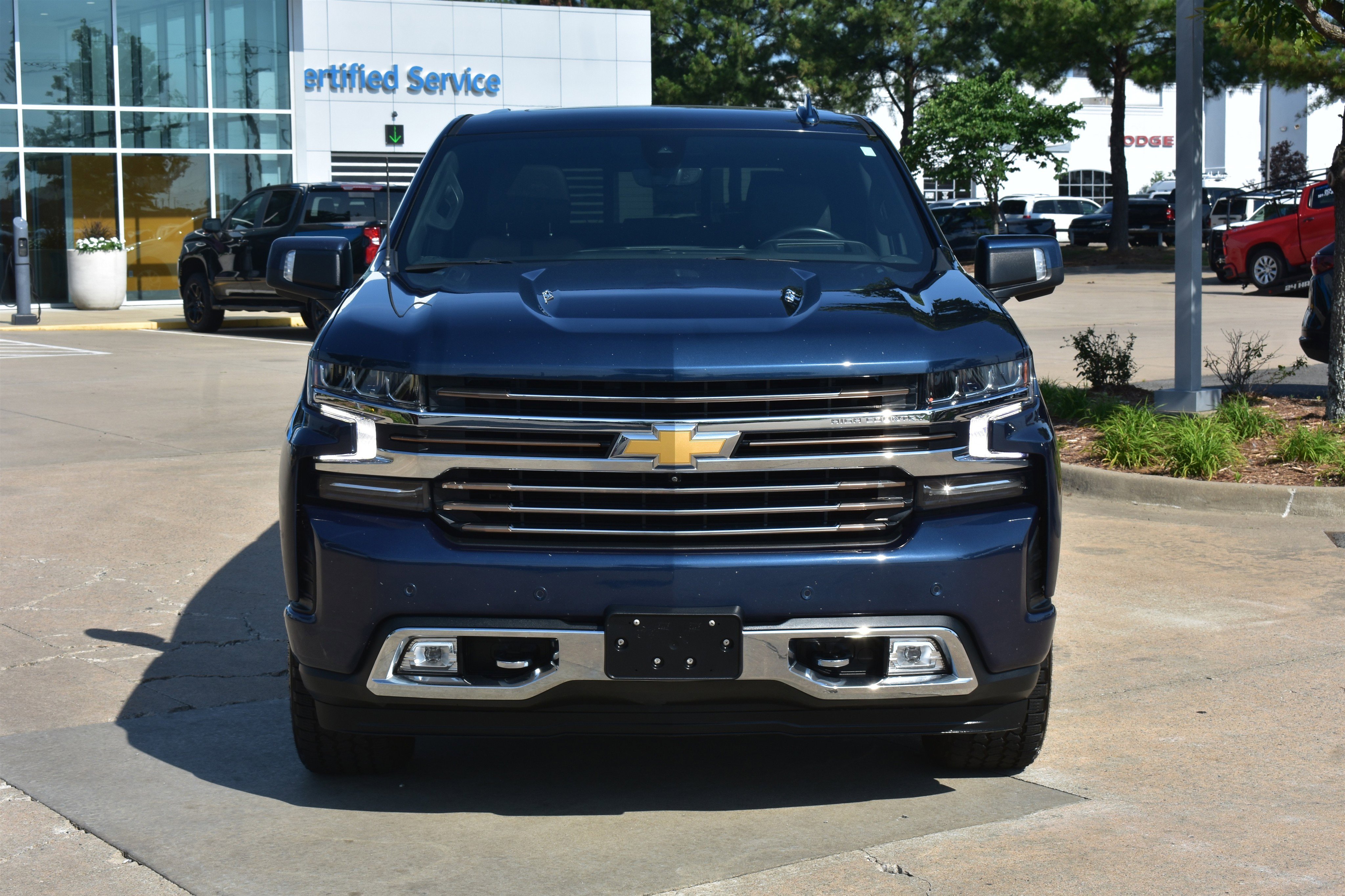 Used 2021 Chevrolet Silverado 1500 High Country with VIN 1GCUYHEL4MZ151887 for sale in Little Rock