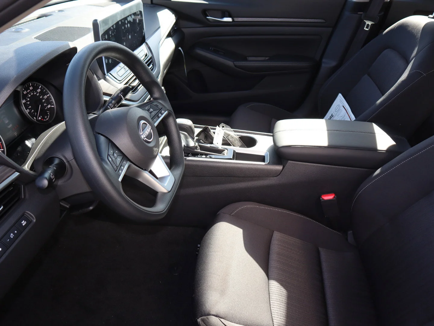 2025 Nissan Altima SV - Photo 11