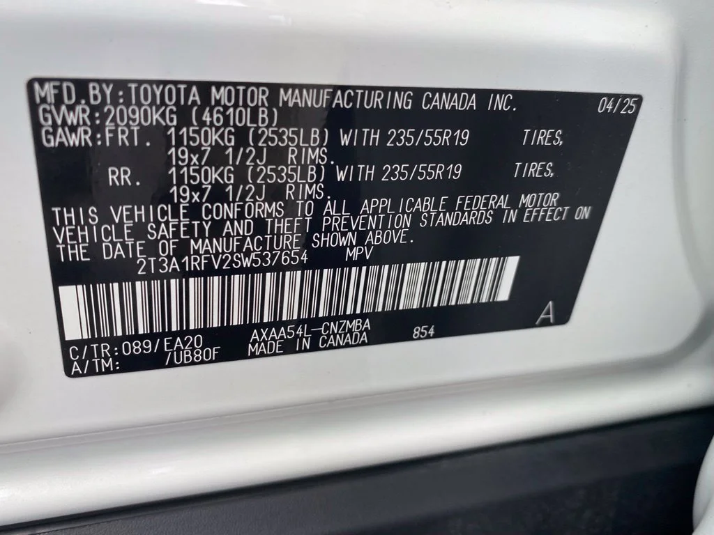 Used 2025 Beige Toyota XLE Premium image 21