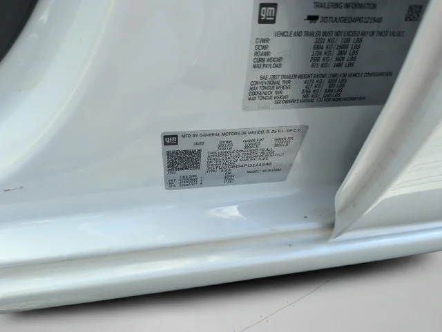 Used 2023 White GMC Denali image 50