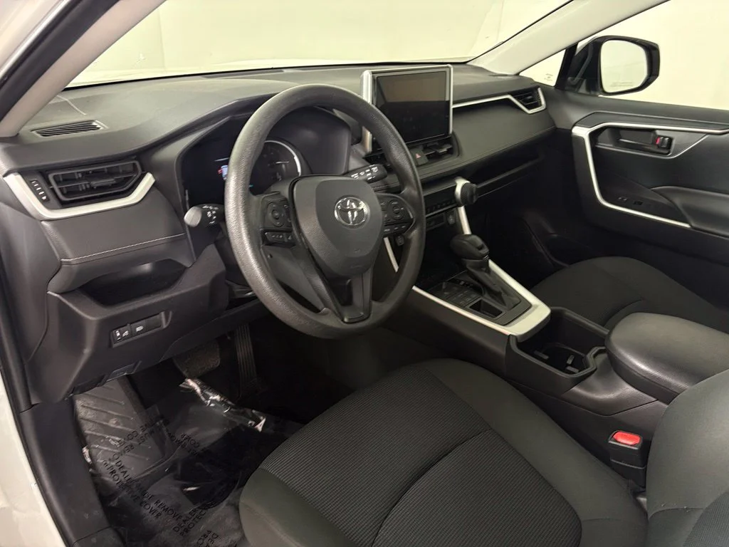 Used 2025 White Toyota LE image 14