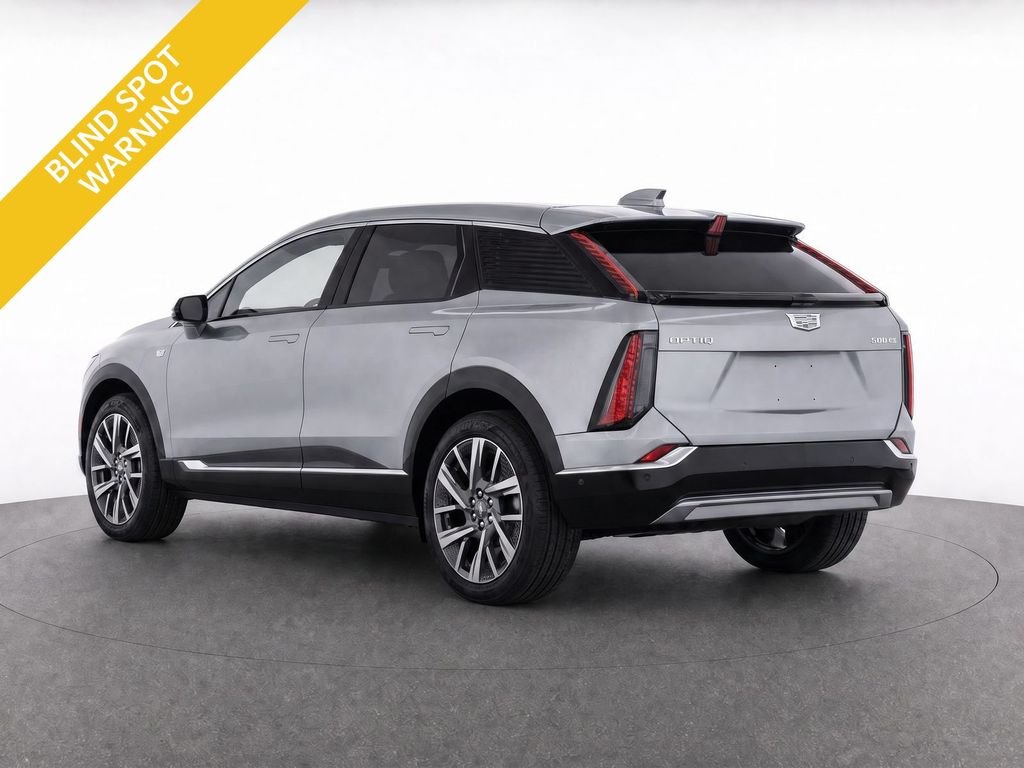 Used 2025 Silver Cadillac Luxury image 7