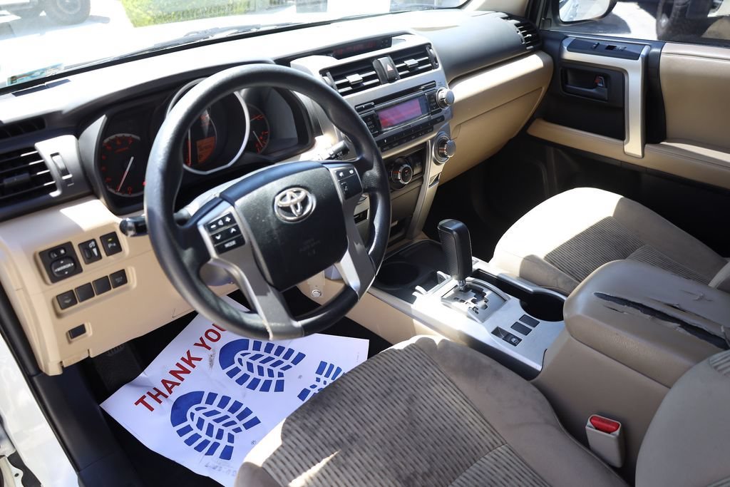 Used 2013 Blizzard Pearl Toyota SR5 image 12