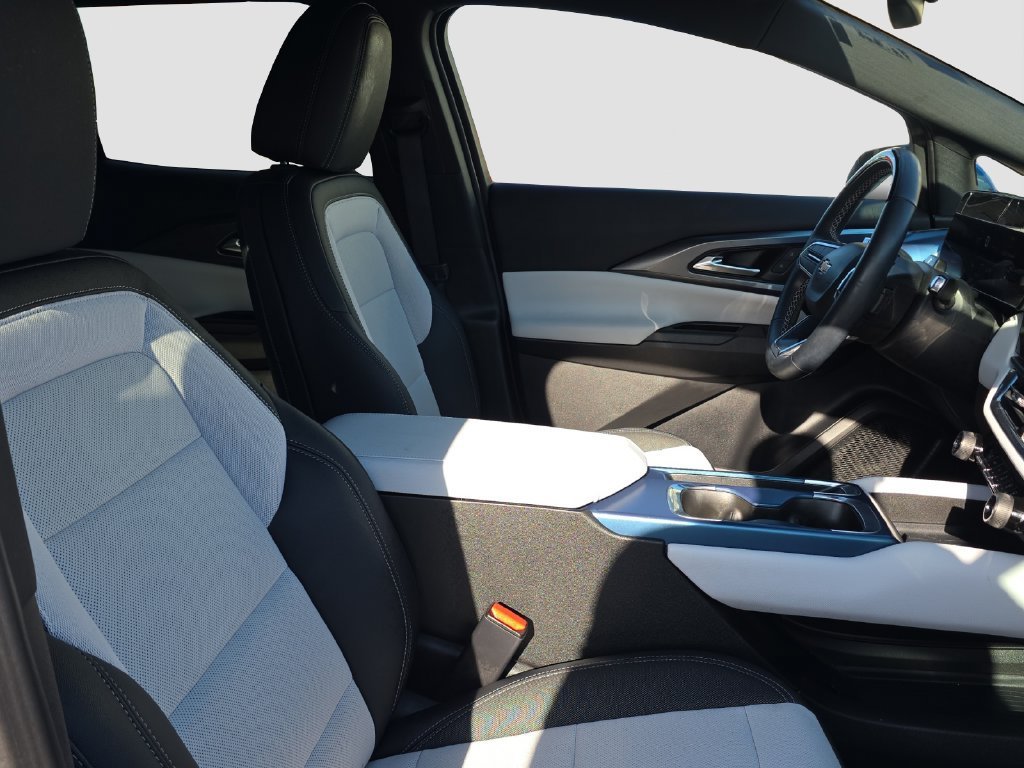 2024 Chevrolet Equinox EV LT - Photo 20