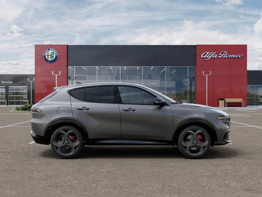 New 2026 Grigio (Gray) Ascari Metallic Exterior Paint Alfa Romeo Base image 21
