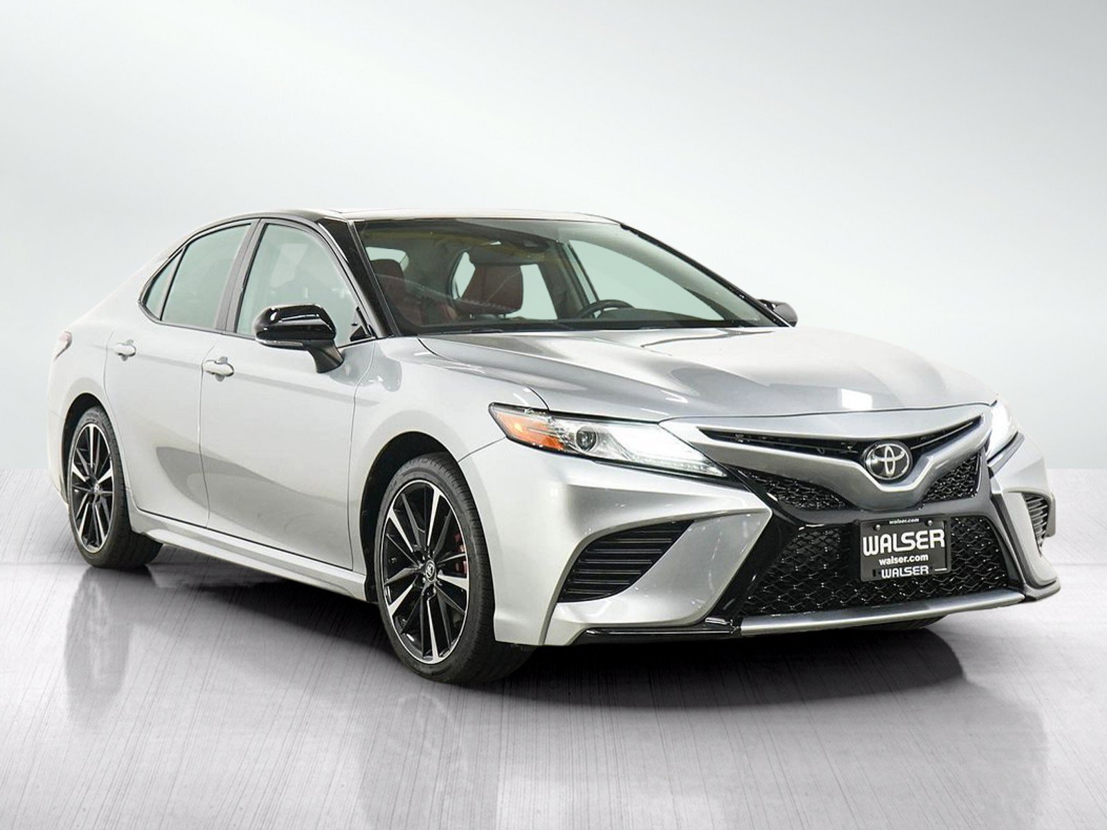 Used 2019 Midnight Black Metallic Toyota Xse image 7