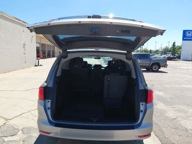 Used 2018 Silver Honda EX-L image 36