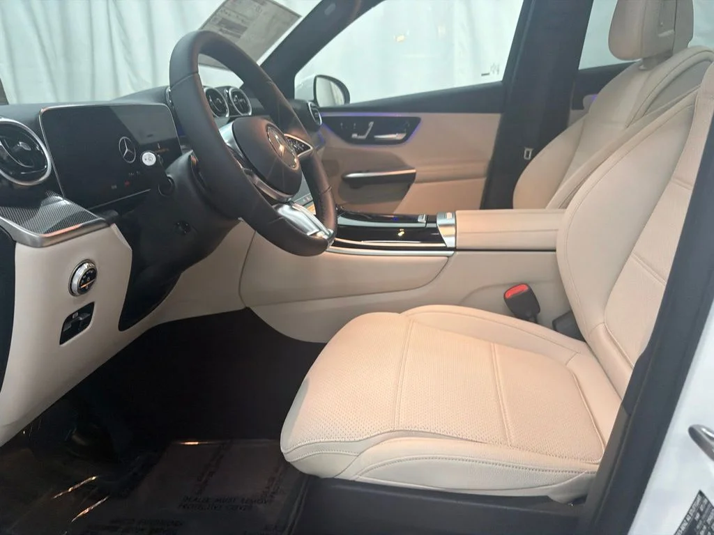 New 2027 White Mercedes-Benz GLC 300 image 12