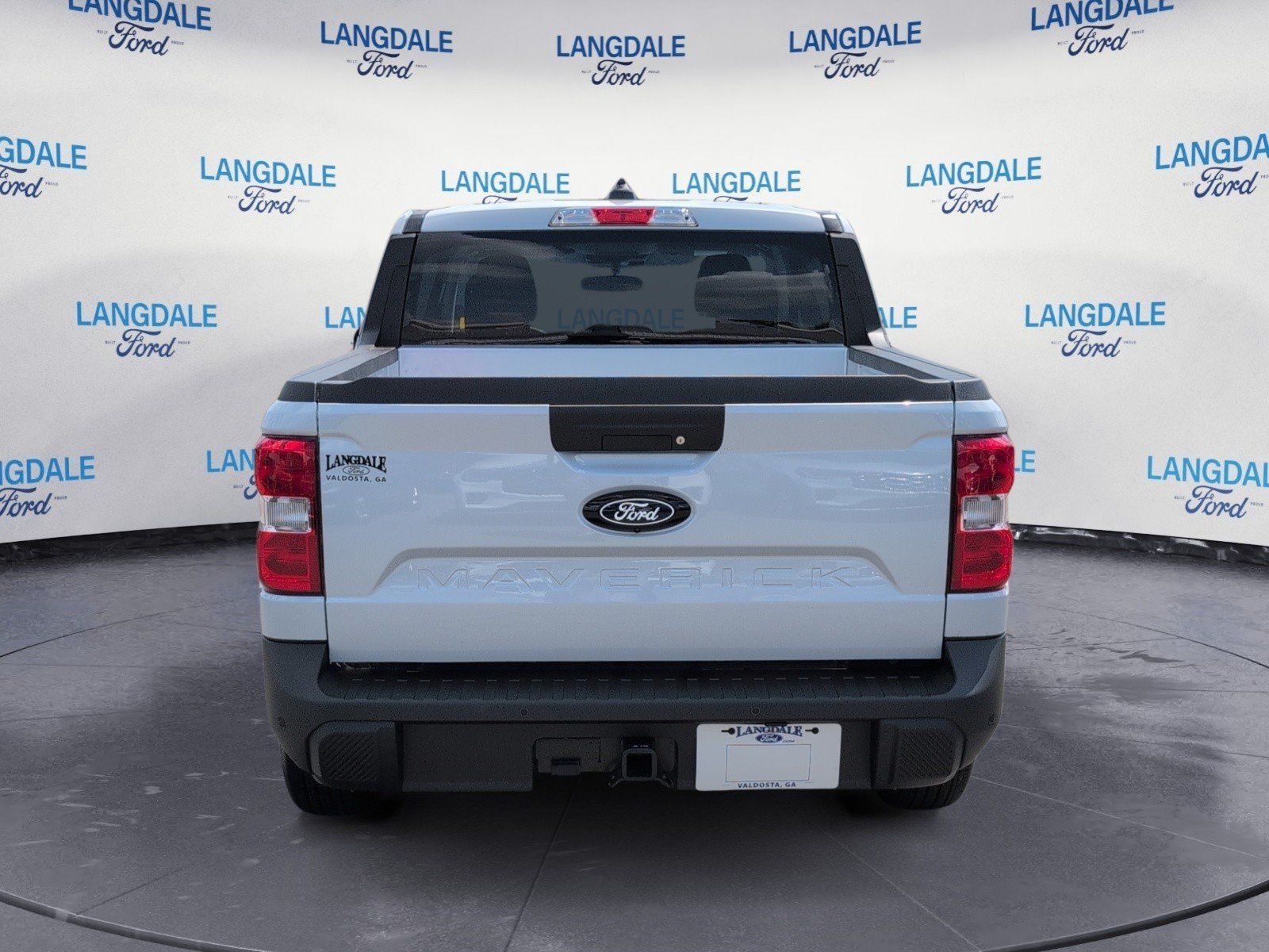 New 2026 Space White Metallic Ford XLT image 8