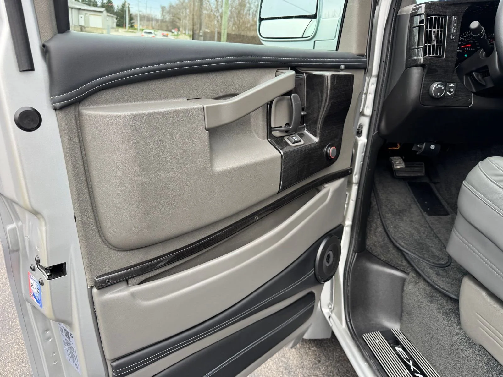 2026 Chevrolet Express Cargo Work Van - Photo 8