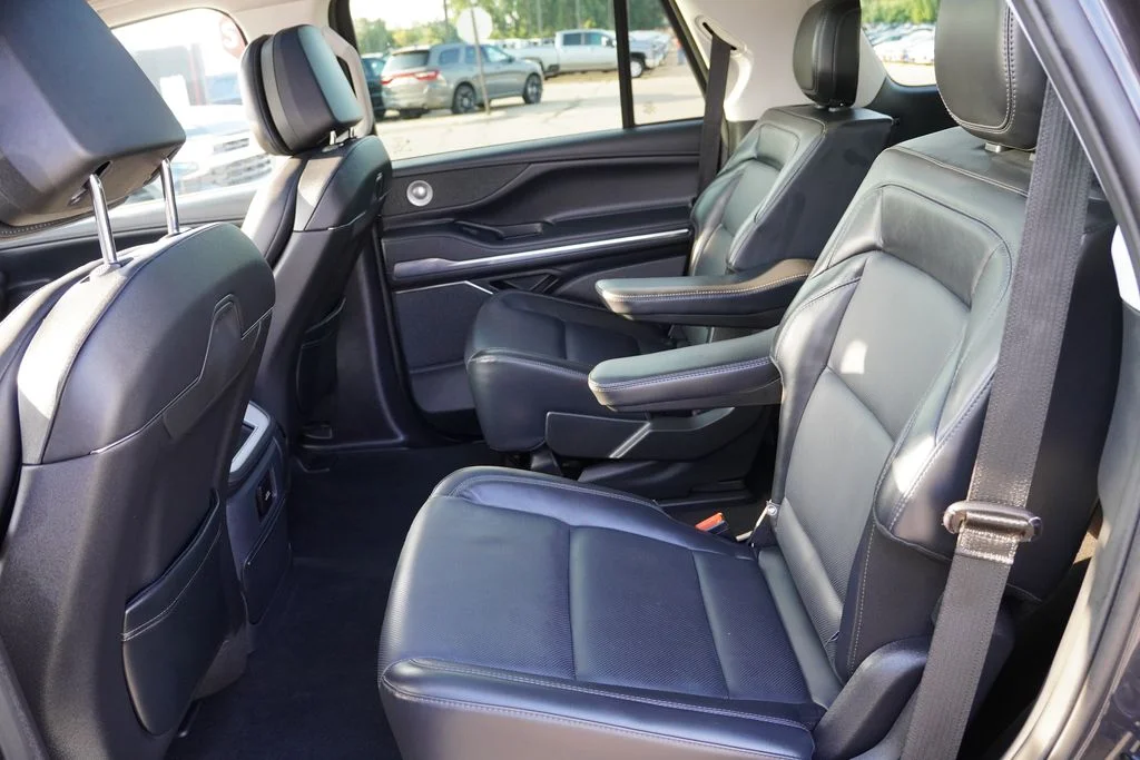 Used 2025 Starlight Gray Premium Colorant Lincoln Reserve image 18