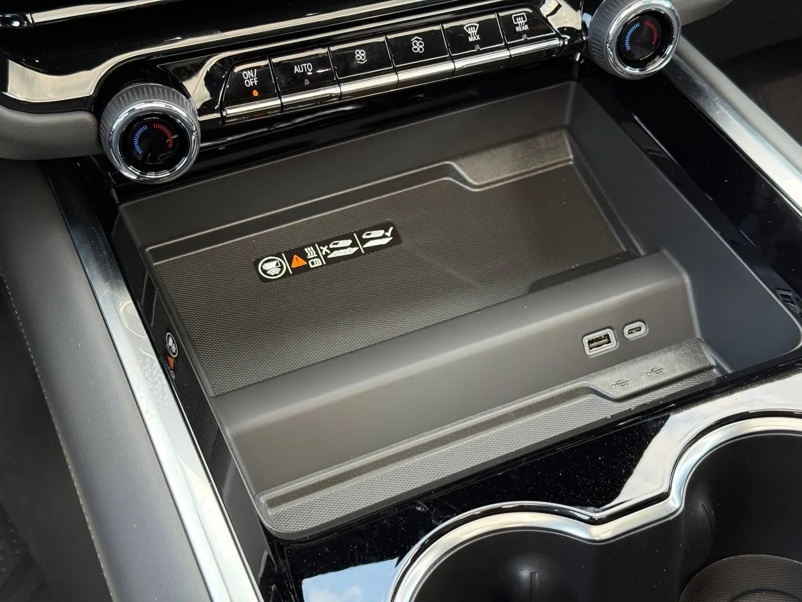 2026 Chevrolet Tahoe Z71 - Photo 33