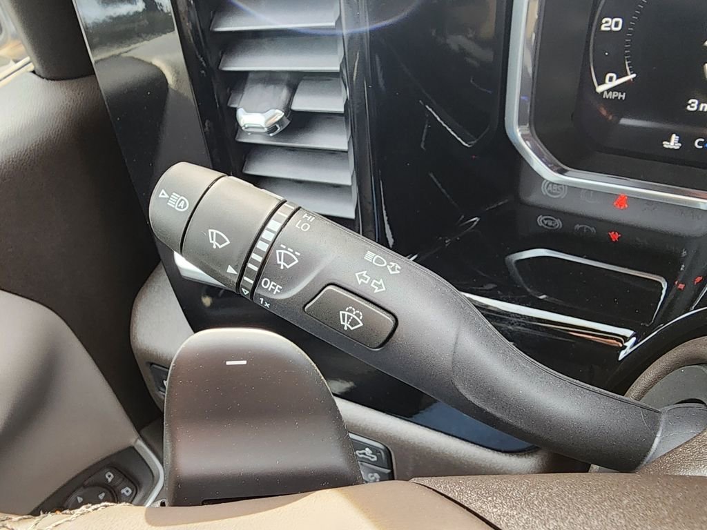2026 GMC Sierra 1500 SLT - Photo 23