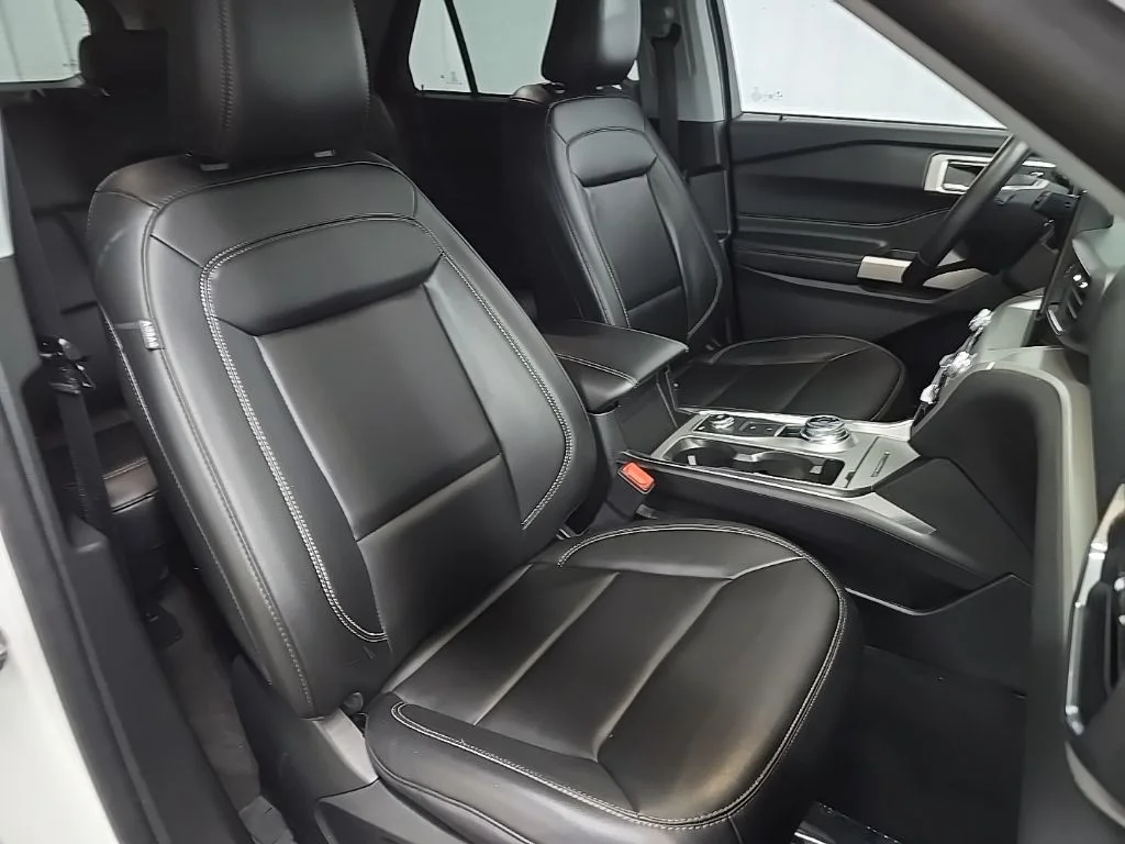 Used 2023 White Ford XLT image 19