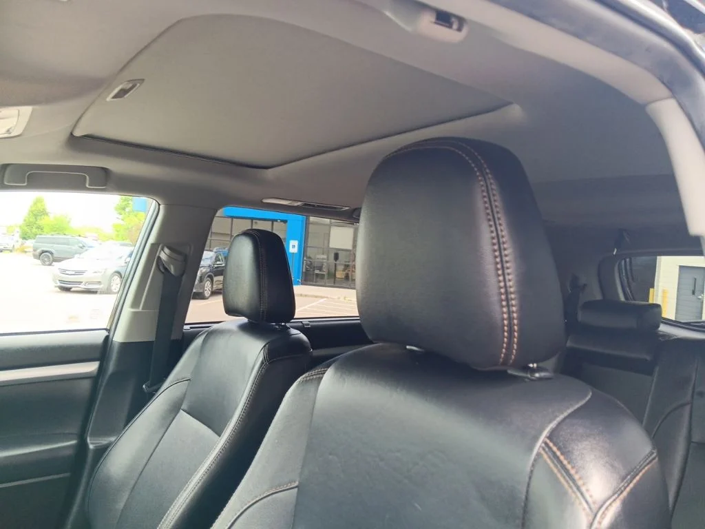 Used 2019 Midnight Black Metallic Toyota XLE image 29