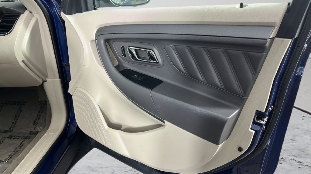 2012 Ford Taurus SEL - Photo 15