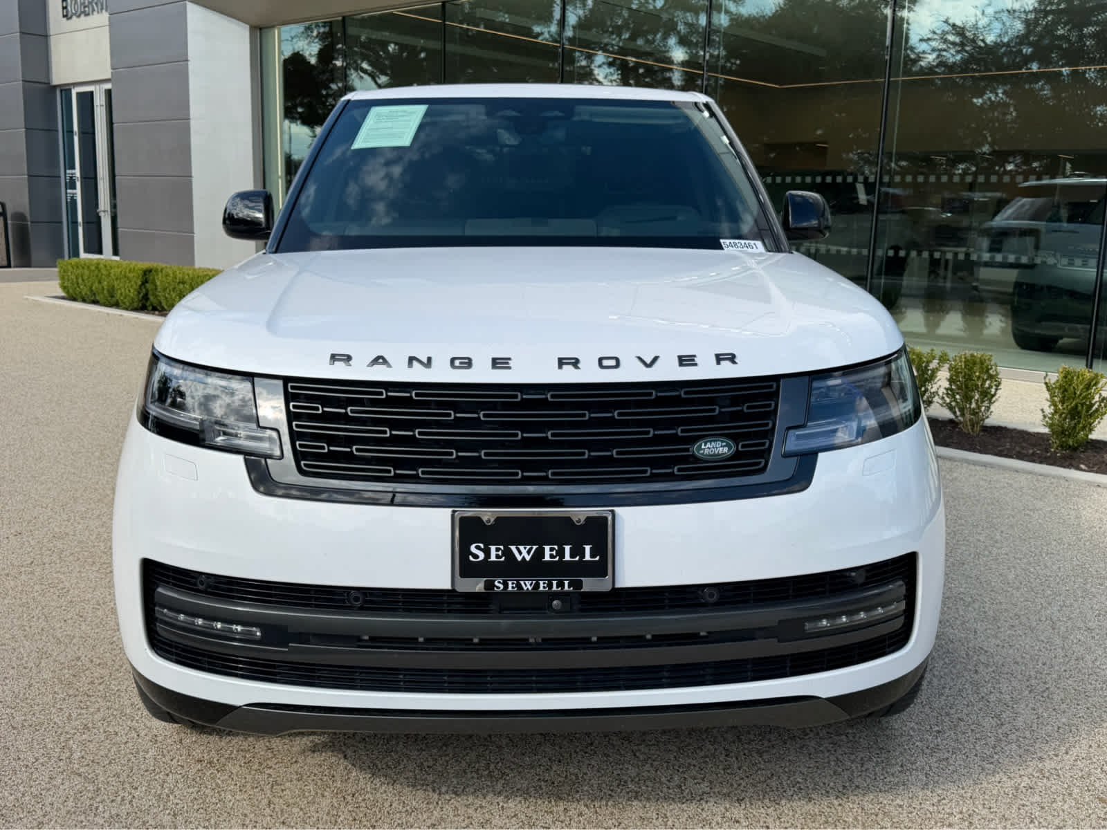 Certified Used 2024 Ostuni Pearl White Metallic Land Rover Autobiography image 2
