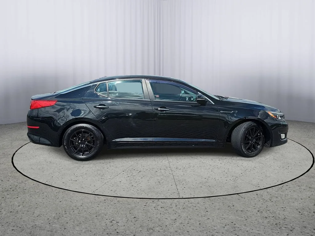 Used 2015 Black Kia LX image 6