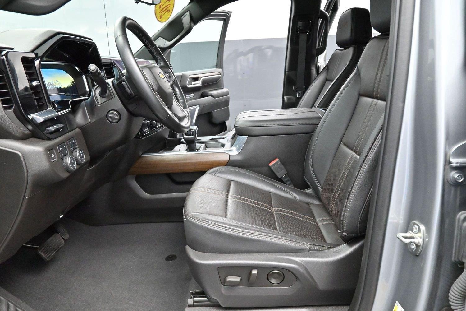 Used 2023 STERLING GRAY METALLIC Chevrolet High Country image 12