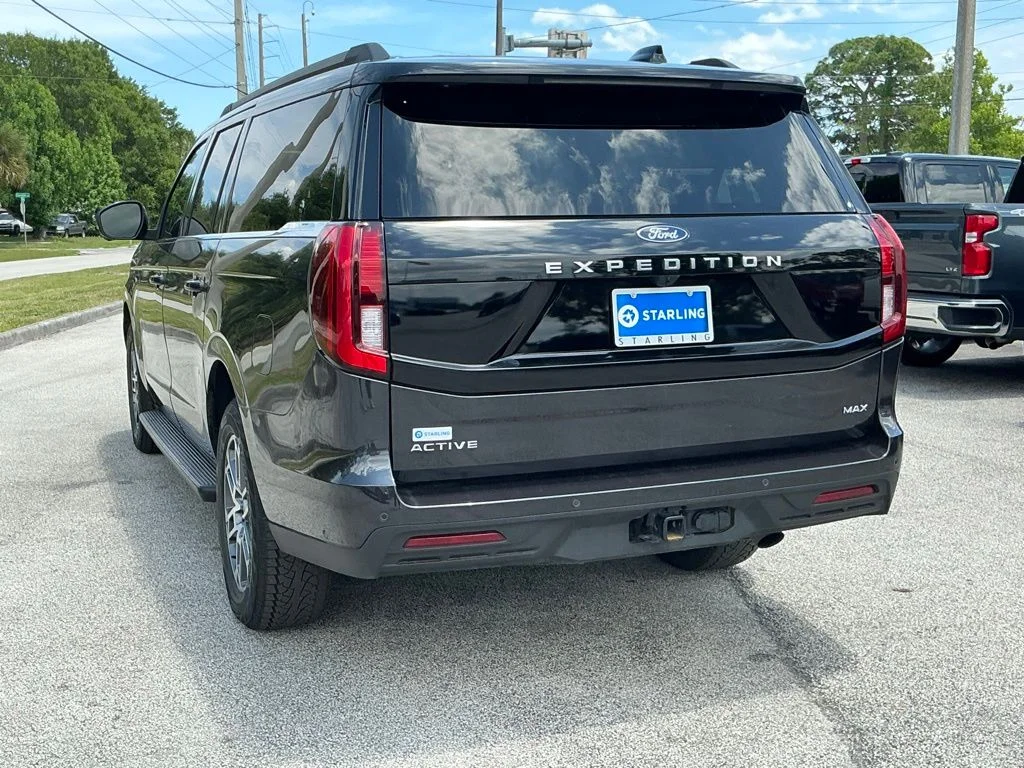 Used 2025 Gray Ford Active image 7
