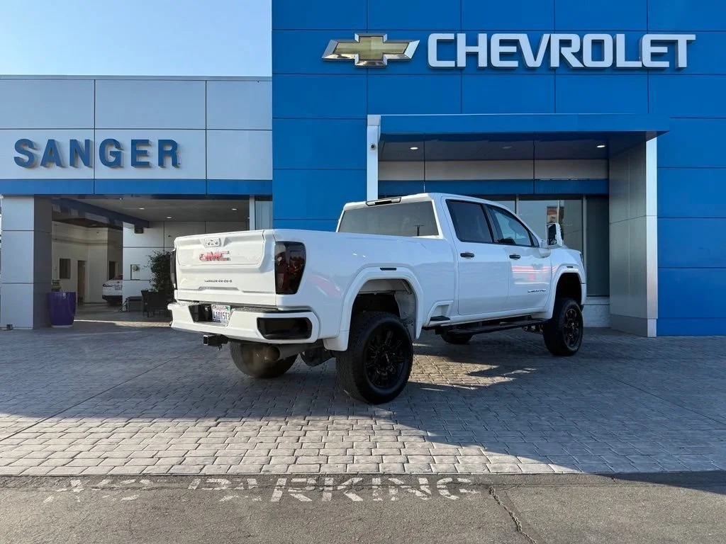 Used 2023 SUMMIT WHITE GMC Pro image 8