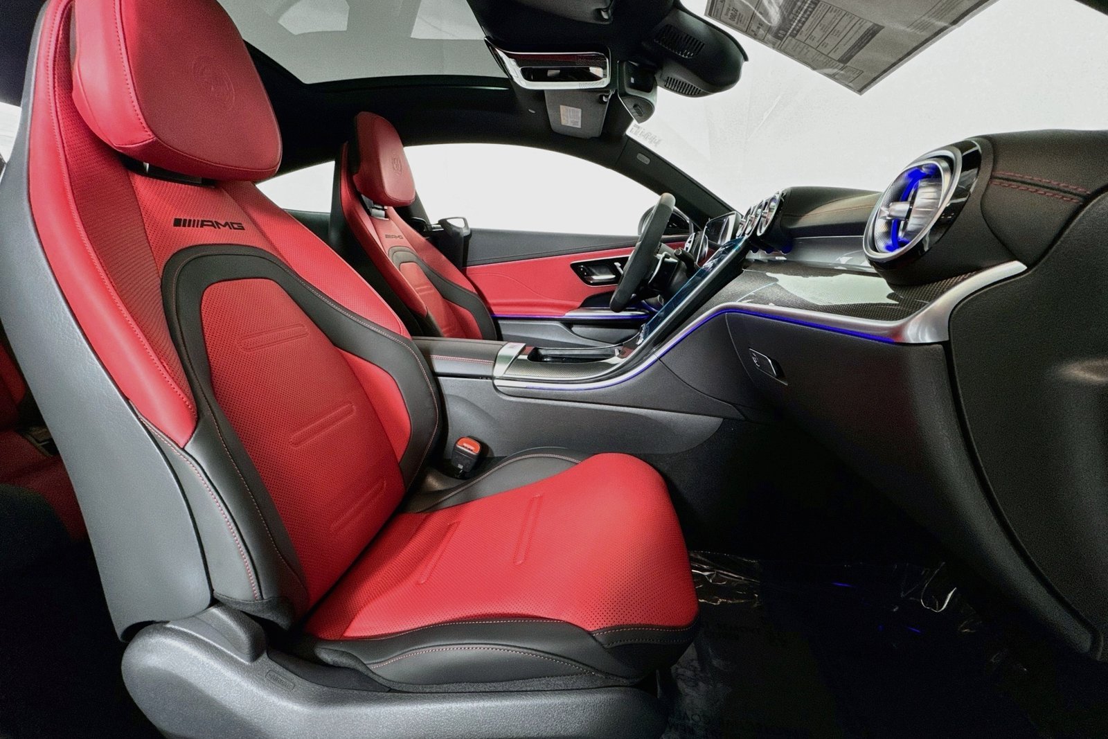 New 2027 MANUFAKTUR Moonlight White Metallic Mercedes-Benz AMG® CLE 53 image 25