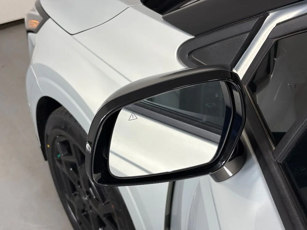 Used 2025 White Kia SX Prestige image 13